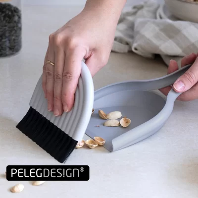 Мини-набор совка и щетки для уборки крошек Peleg Design DustArch, серый