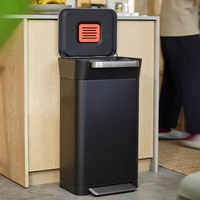 Контейнер для мусора с прессом Joseph Joseph Titan 30 л, черный