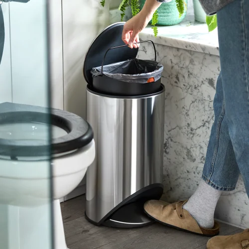 Мусорное ведро с педалью Joseph Joseph Arc 10 л, стальное