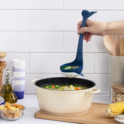 Половник Peleg Design Souper Tail — кухонный половник для супа, рагу и напитков