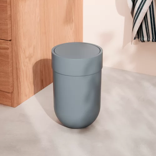 Контейнер для мусора с крышкой 6 л Umbra Touch, серо-голубой