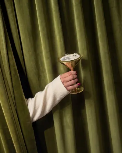 Подставка для колец Umbra Tini Martini, латунь