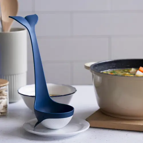 Половник Peleg Design Souper Tail — кухонный половник для супа, рагу и напитков