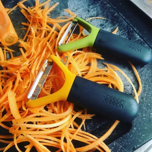 Тройной нож для чистки овощей и фруктов Joseph Joseph Multi-peel
